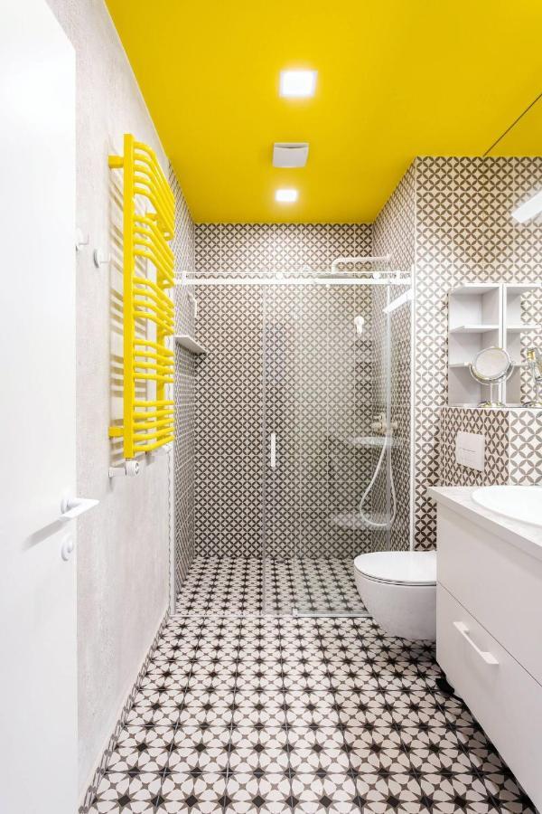 Happy Inn Vip, Self Check-In-24X7, A-C, Parking-In-The-Underground-Garage VNO Kültér fotó