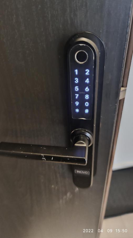Happy Inn Vip, Self Check-In-24X7, A-C, Parking-In-The-Underground-Garage VNO Kültér fotó
