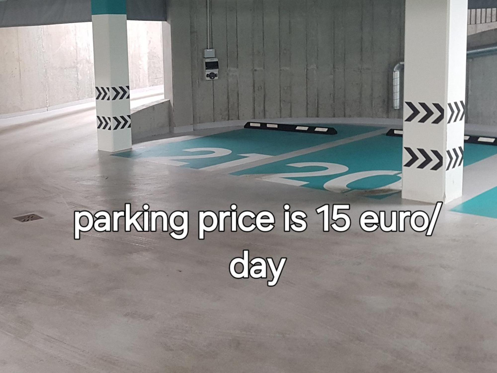 Happy Inn Vip, Self Check-In-24X7, A-C, Parking-In-The-Underground-Garage VNO Kültér fotó